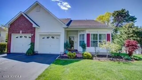 Property Slideshow image 2 of 28 | 14 redbud ln, Howell, NJ, 07731