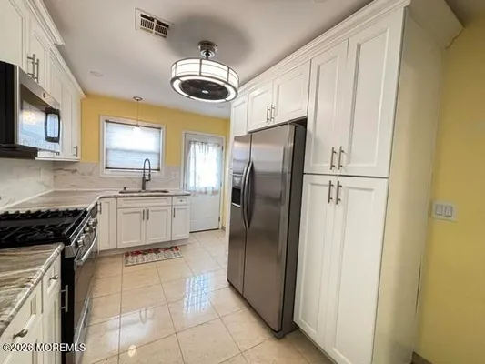 Property Slideshow image 3 of 16 | 17 merrilee ln, Toms River, NJ, 08757