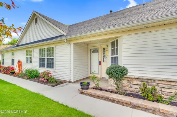 Property Slideshow image 3 of 52 | 2737 dalton ln, Toms River, NJ, 08755