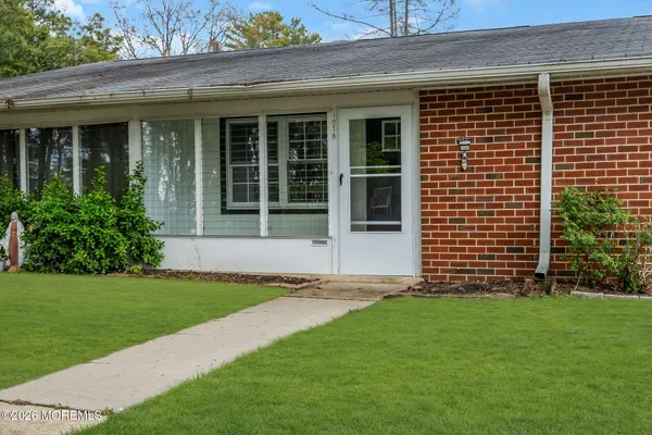 Property Slideshow image 2 of 31 | 1021b aberdeen dr b, Lakewood, NJ, 08701