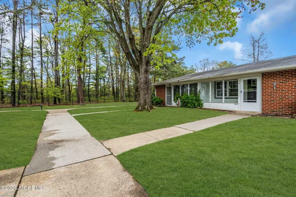 Property Slideshow image 3 of 31 | 1021b aberdeen dr b, Lakewood, NJ, 08701