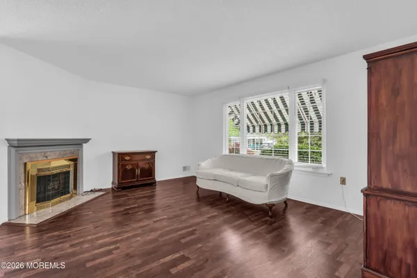 Property Slideshow image 2 of 34 | 4 brant dr, Brick, NJ, 08724