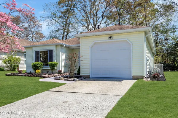 Property Slideshow image 2 of 32 | 219 lantern pl, Little Egg Harbor, NJ, 08087