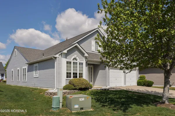 Property Slideshow image 2 of 29 | 4 abercorn ct, Jackson, NJ, 08527