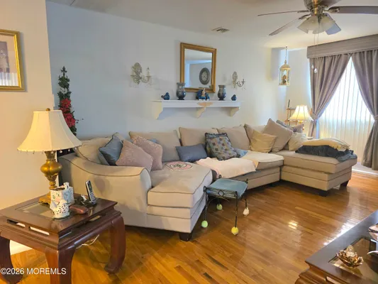 Property Slideshow image 3 of 14 | 5 w lake dr a, Manchester, NJ, 08759