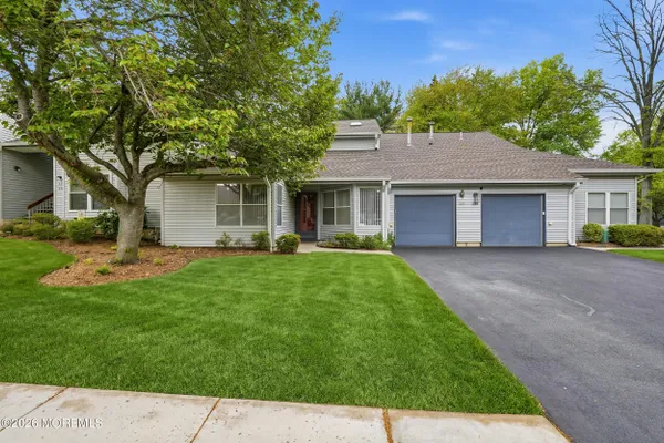 Property Slideshow image 2 of 37 | 237 ravenswood rd, Englishtown, NJ, 07726
