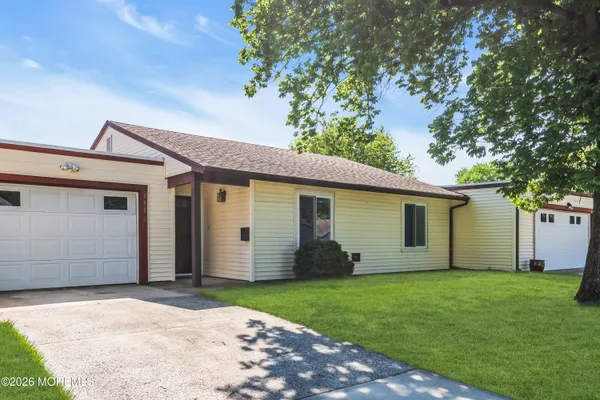 Property Slideshow image 3 of 40 | 150 maclura plz plz c, Monroe, NJ, 08831