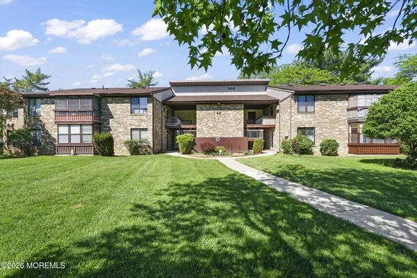 Property Slideshow image 2 of 24 | 144 cross slope ct b, Manalapan, NJ, 07726