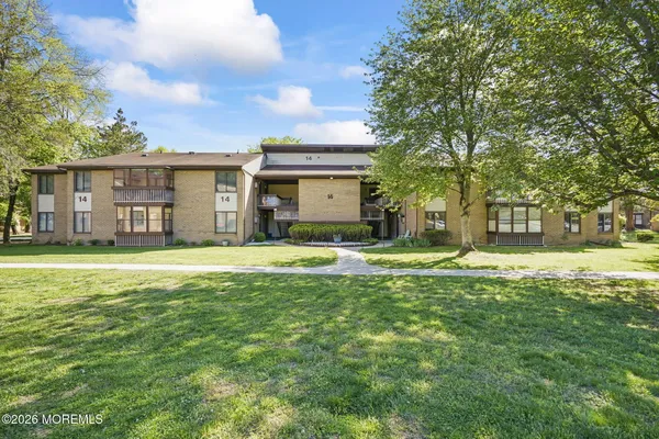 Property Slideshow image 2 of 30 | 14 pine cluster cir d, Manalapan, NJ, 07726