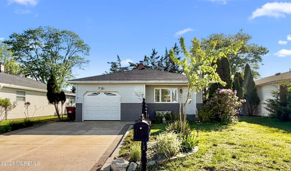 Property Slideshow image 2 of 27 | 67 castle harbor dr, Toms River, NJ, 08757