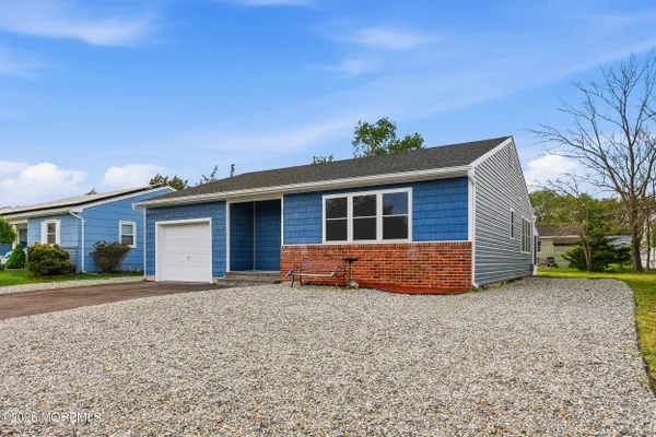 Property Slideshow image 2 of 36 | 80 westbrook dr, Toms River, NJ, 08757
