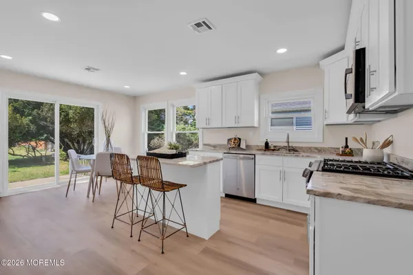 Property Slideshow image 3 of 39 | 19 georgetown dr, Toms River, NJ, 08757
