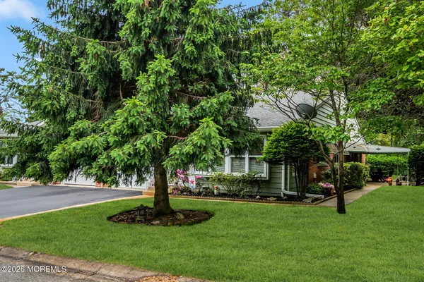 Property Slideshow image 2 of 31 | 56 b yorktowne pkwy, Whiting, NJ, 08759