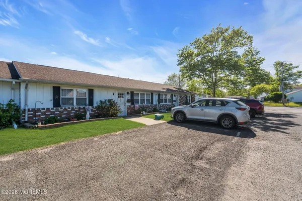 Property Slideshow image 2 of 20 | 4 michigan dr 363, Matawan, NJ, 07747