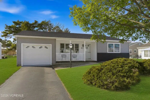 Property Slideshow image 3 of 27 | 21 nostrand dr, Toms River, NJ, 08757