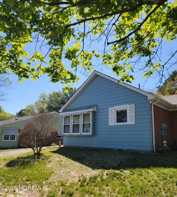 Property Slideshow image 2 of 17 | 142 hudson pkwy a, Whiting, NJ, 08759