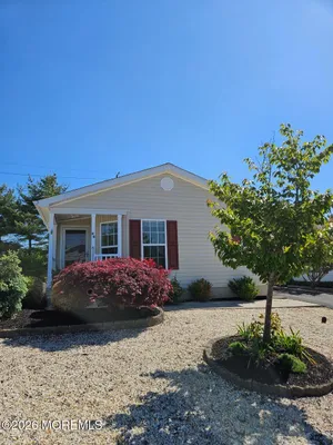Property Slideshow image 2 of 34 | 48 fort lee dr, Manahawkin, NJ, 08050