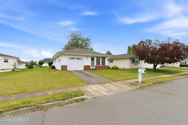 Property Slideshow image 3 of 36 | 39 corinth pl, Toms River, NJ, 08757