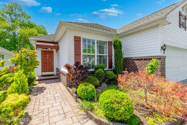 Property Slideshow image 2 of 64 | 53 kingston dr, Jackson, NJ, 08527