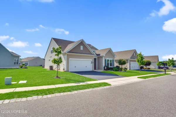 Property Slideshow image 3 of 52 | 21 aylesford ln, Manchester, NJ, 08759