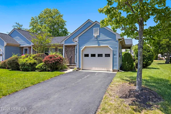 Property Slideshow image 2 of 28 | 10 alexander hamilton ct a, Monroe, NJ, 08831