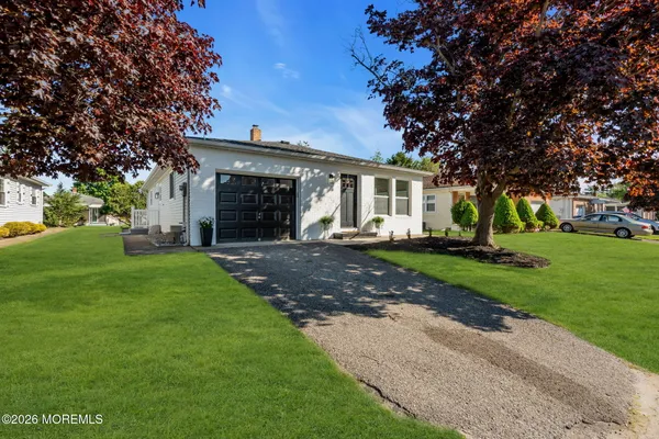 Property Slideshow image 3 of 32 | 15 bimini dr, Toms River, NJ, 08757