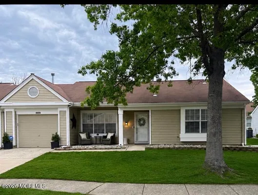 Property Slideshow image 3 of 25 | 1101 thornbury ln b, Manchester, NJ, 08759