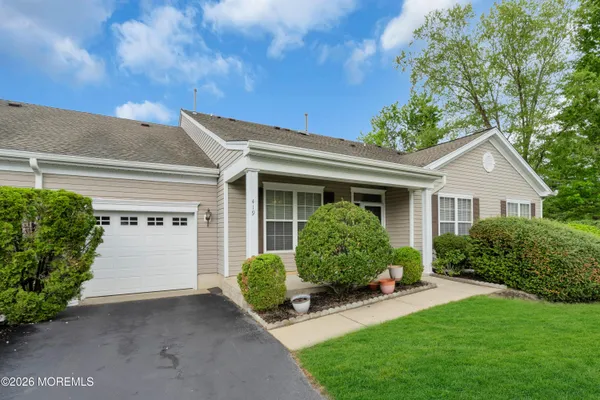 Property Slideshow image 3 of 29 | 419 spring meadow dr, Lakewood, NJ, 08701
