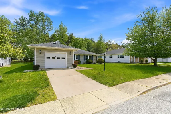 Property Slideshow image 3 of 48 | 94 guadeloupe dr, Toms River, NJ, 08757