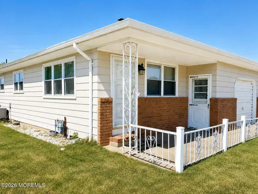 Property Slideshow image 3 of 28 | 47 castle harbor dr, Toms River, NJ, 08757
