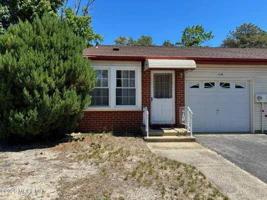 Property Slideshow image 2 of 17 | 14 easton dr a, Whiting, NJ, 08759