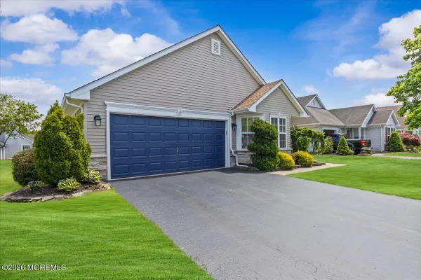 Property Slideshow image 3 of 31 | 3189 dillon ln, Toms River, NJ, 08755