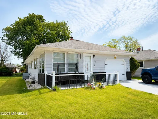 Property Slideshow image 2 of 11 | 238 charlotteville dr, Toms River, NJ, 08757
