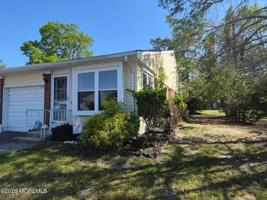 Property Slideshow image 2 of 27 | 4 conestoga dr b, Whiting, NJ, 08759