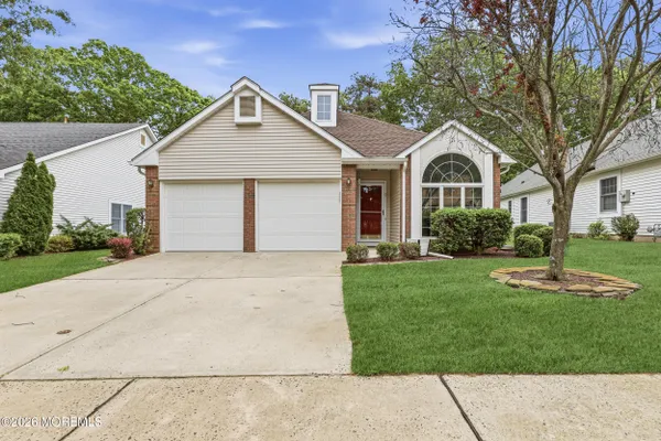 Property Slideshow image 2 of 30 | 1925 kwansan ct, Toms River, NJ, 08755