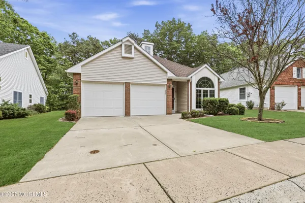 Property Slideshow image 3 of 30 | 1925 kwansan ct, Toms River, NJ, 08755