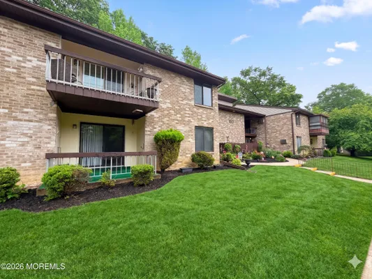 Property Slideshow image 2 of 15 | 160 cross slope ct a, Manalapan, NJ, 07726