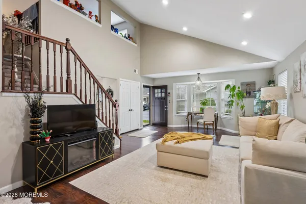 Property Slideshow image 3 of 18 | 81 farnworth close 1000, Freehold, NJ, 07728