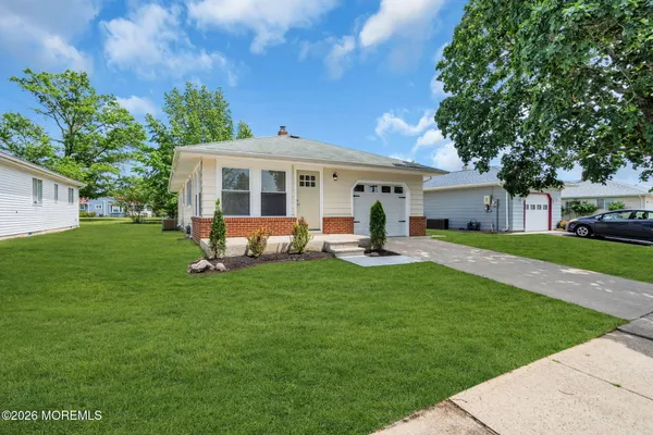 Property Slideshow image 2 of 17 | 38 roman st, Toms River, NJ, 08757