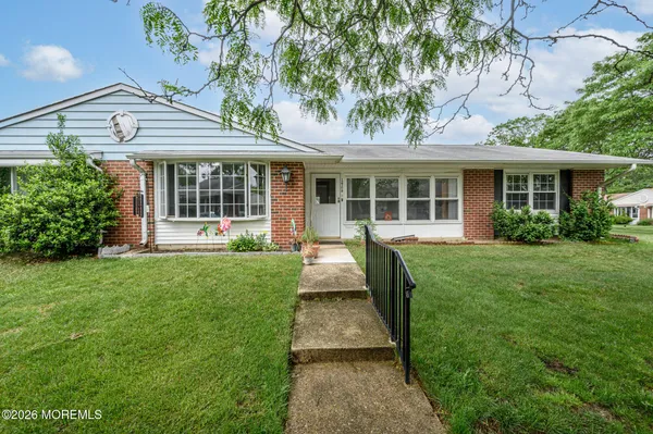 Property Slideshow image 2 of 21 | 1270b argyll cir, Lakewood, NJ, 08701