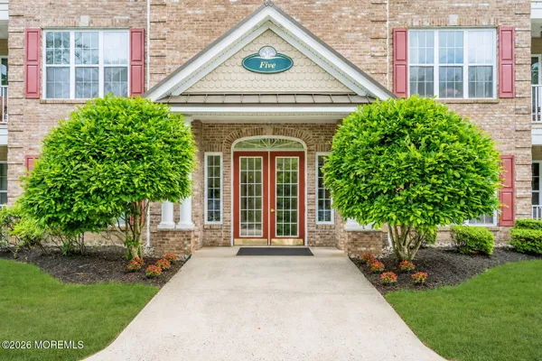 Property Slideshow image 3 of 27 | 511 sophee ln, Lakewood, NJ, 08701