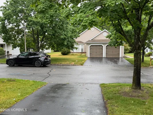 Property Slideshow image 3 of 37 | 71 skyline dr, Lakewood, NJ, 08701