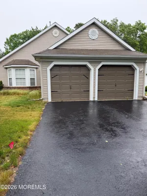 Property Slideshow image 2 of 37 | 71 skyline dr, Lakewood, NJ, 08701