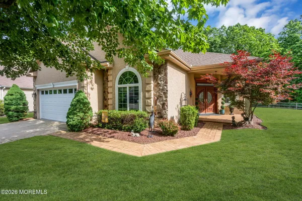 Property Slideshow image 2 of 58 | 6 sunningdale ct, Jackson, NJ, 08527
