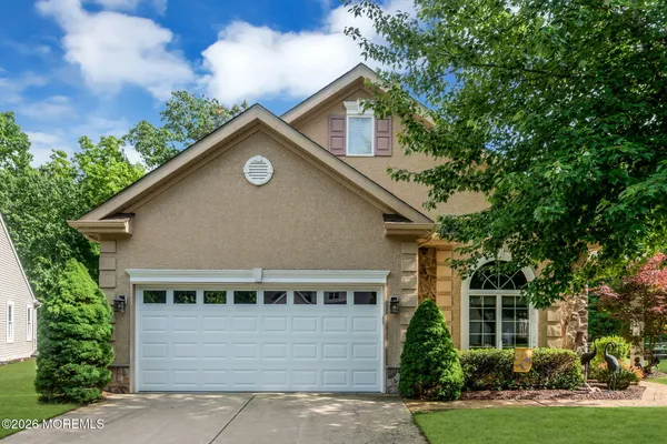 Property Slideshow image 3 of 58 | 6 sunningdale ct, Jackson, NJ, 08527