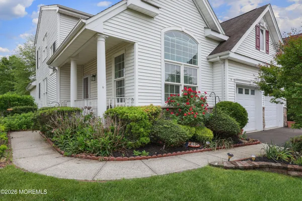 Property Slideshow image 2 of 36 | 9 kensington ct, Holmdel, NJ, 07733