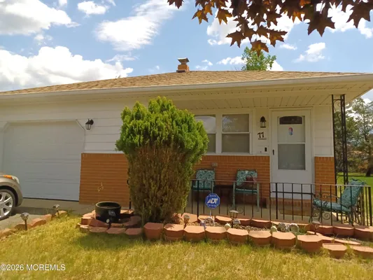 Property Slideshow image 2 of 30 | 77 puerto vallarta st, Toms River, NJ, 08757
