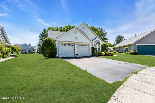 Property Slideshow image 2 of 80 | 3237 flagstone ct, Toms River, NJ, 08755