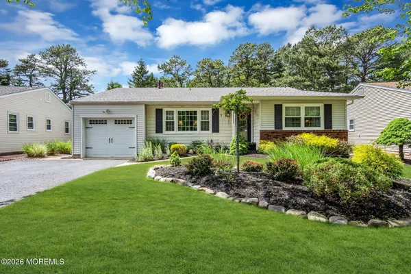 Property Slideshow image 2 of 48 | 7 nostrand dr, Toms River, NJ, 08757