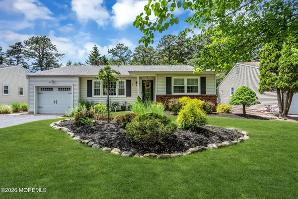 Property Slideshow image 3 of 48 | 7 nostrand dr, Toms River, NJ, 08757